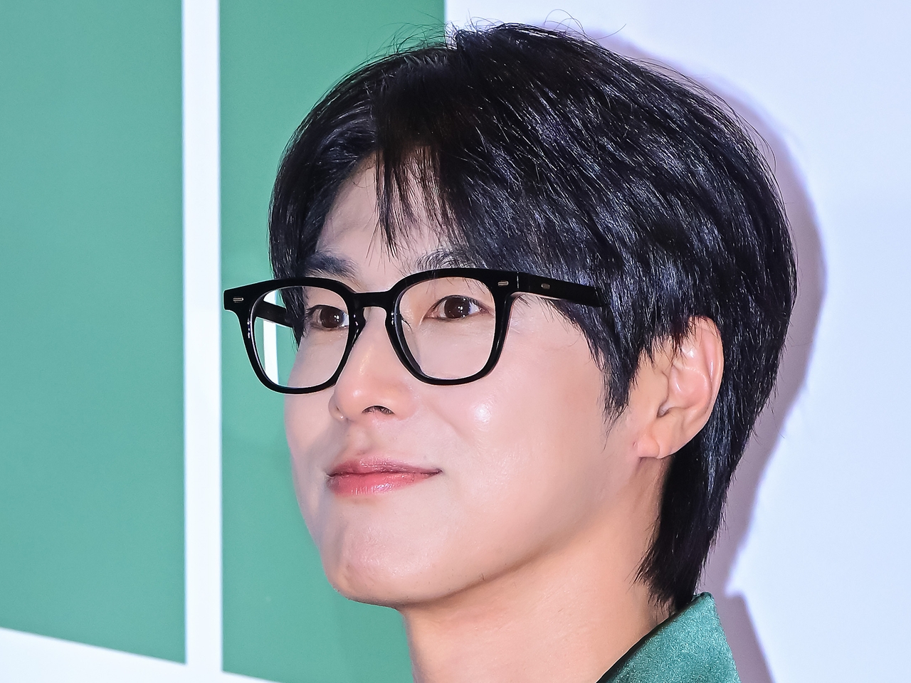 東方神起・ユンホ、新ドラマ『パイン ならず者たち』でチンピラに変身!?雰囲気をガラリと変える