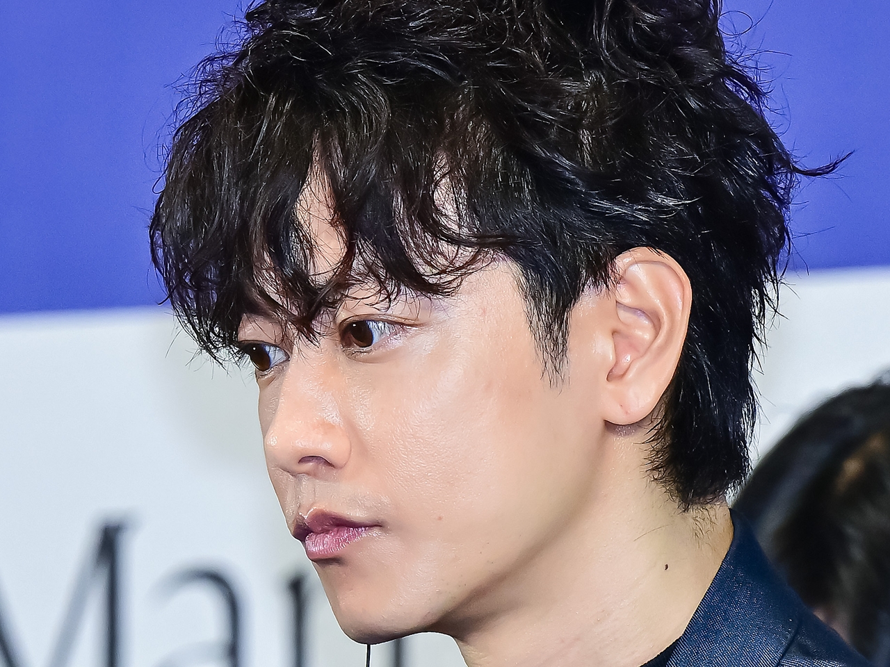 佐藤健、韓国で年上歌手に“失礼”連発？ユーチューブ出演動画の態度が物議「初対面でタメ口は非常識では」