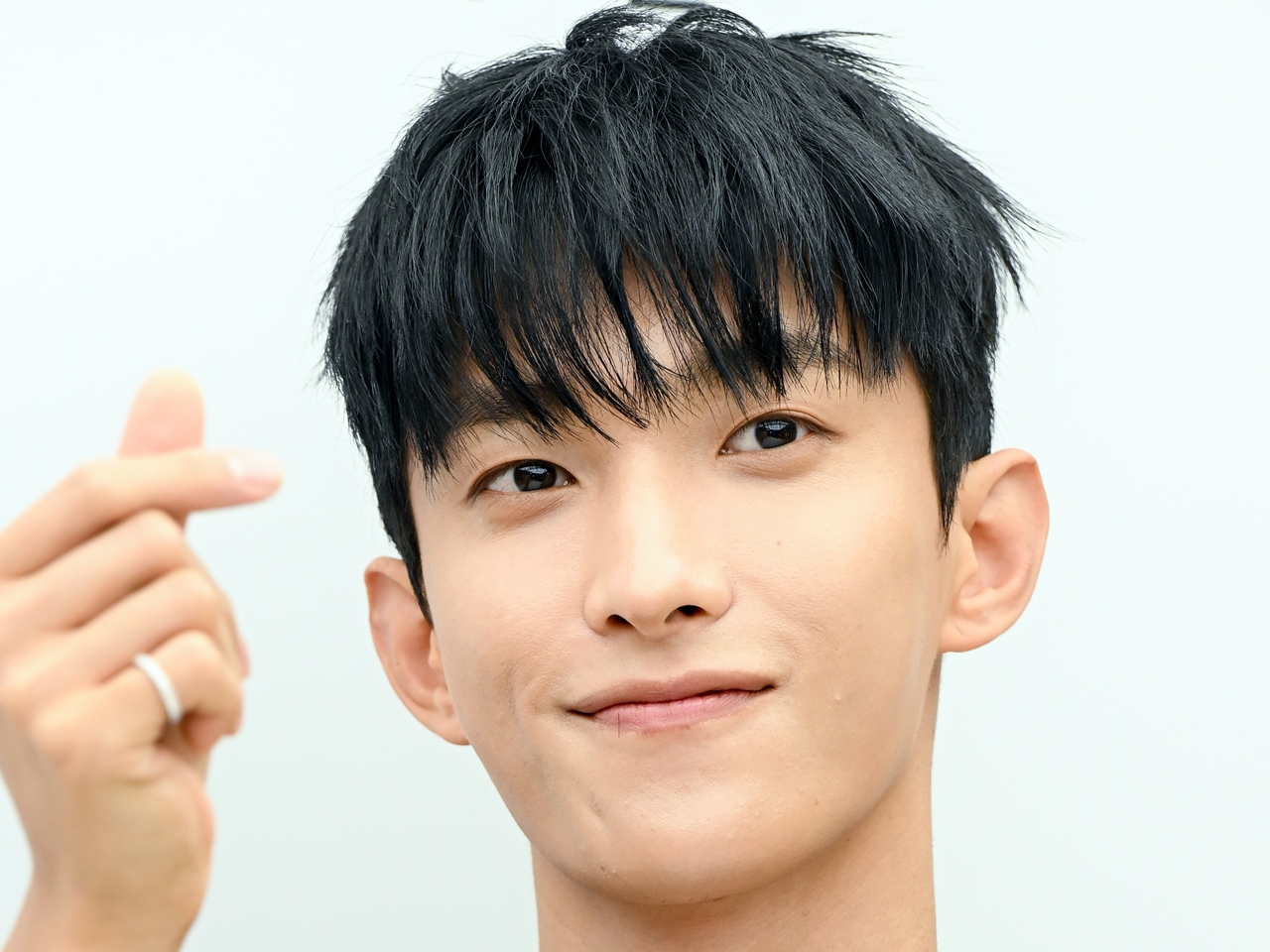 SEVENTEEN・ドギョム、始球式に登場か？大ファンを公言する野球チームの“勝利の妖精”に