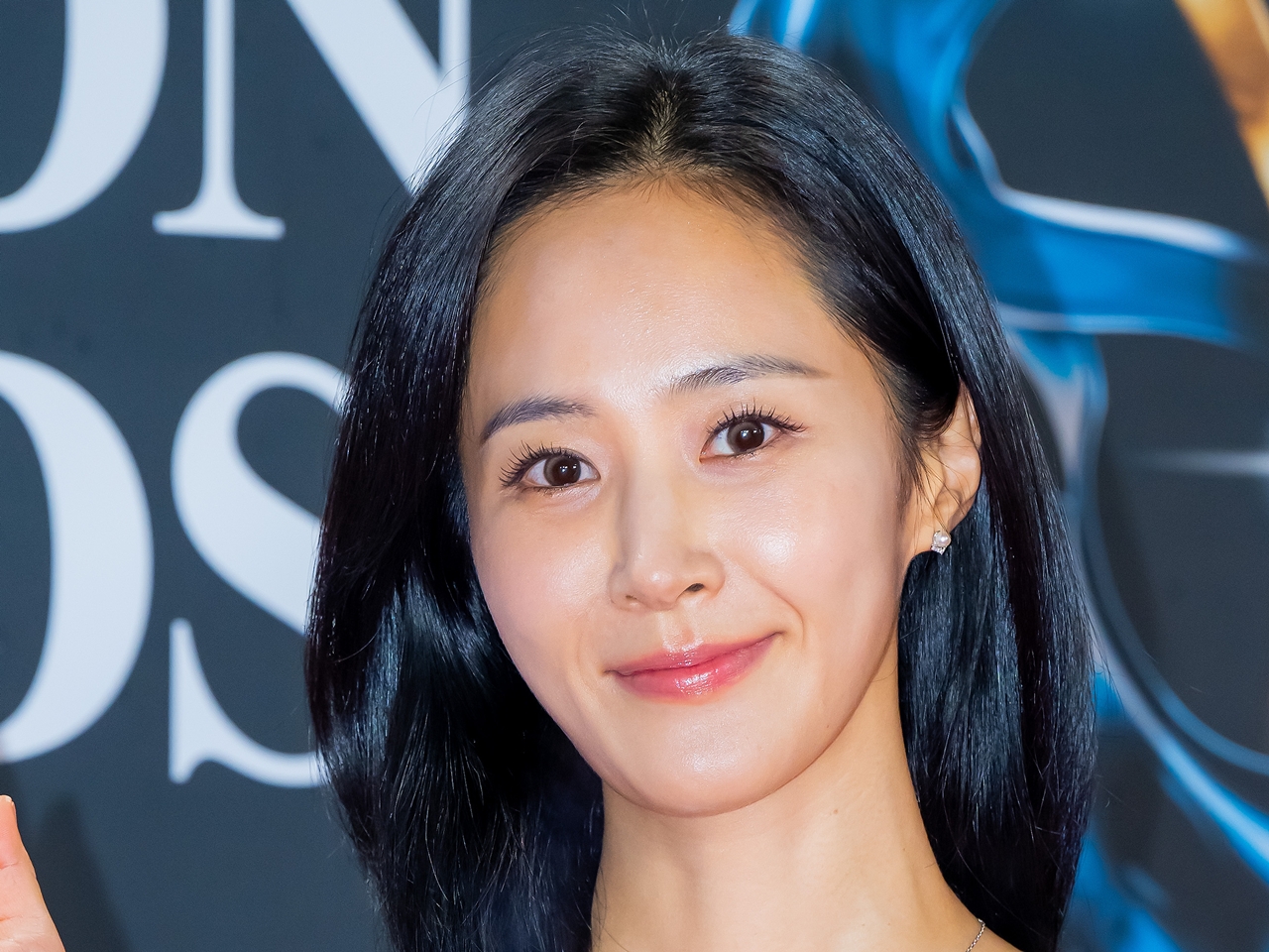 少女時代・ユリ、善良な影響力広める！ヨガクラスを開催、参加費を保護犬のために全額寄付