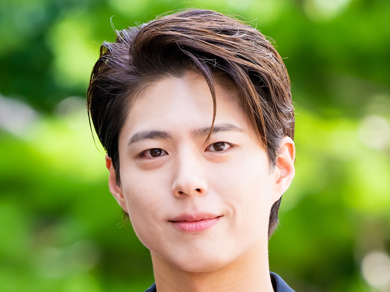 俳優パク・ボゴム、坂口健太郎との変わらぬ友情にほっこり！日本ファンに向けた長文の投稿も話題【PHOTO】