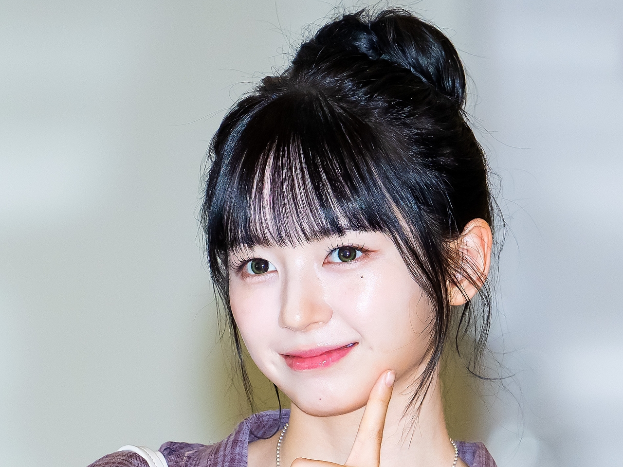 Kep1er出身MADEIN・マシロ、レースの黒うさ耳にバストチラ見せ！“小