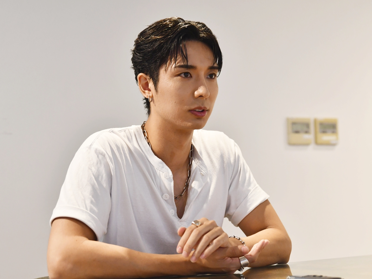 ファンと歩む“第二章”…安達祐人、ソロ活動の想いと未来への希望を語る「成長した姿を届けたい」【インタビュー】