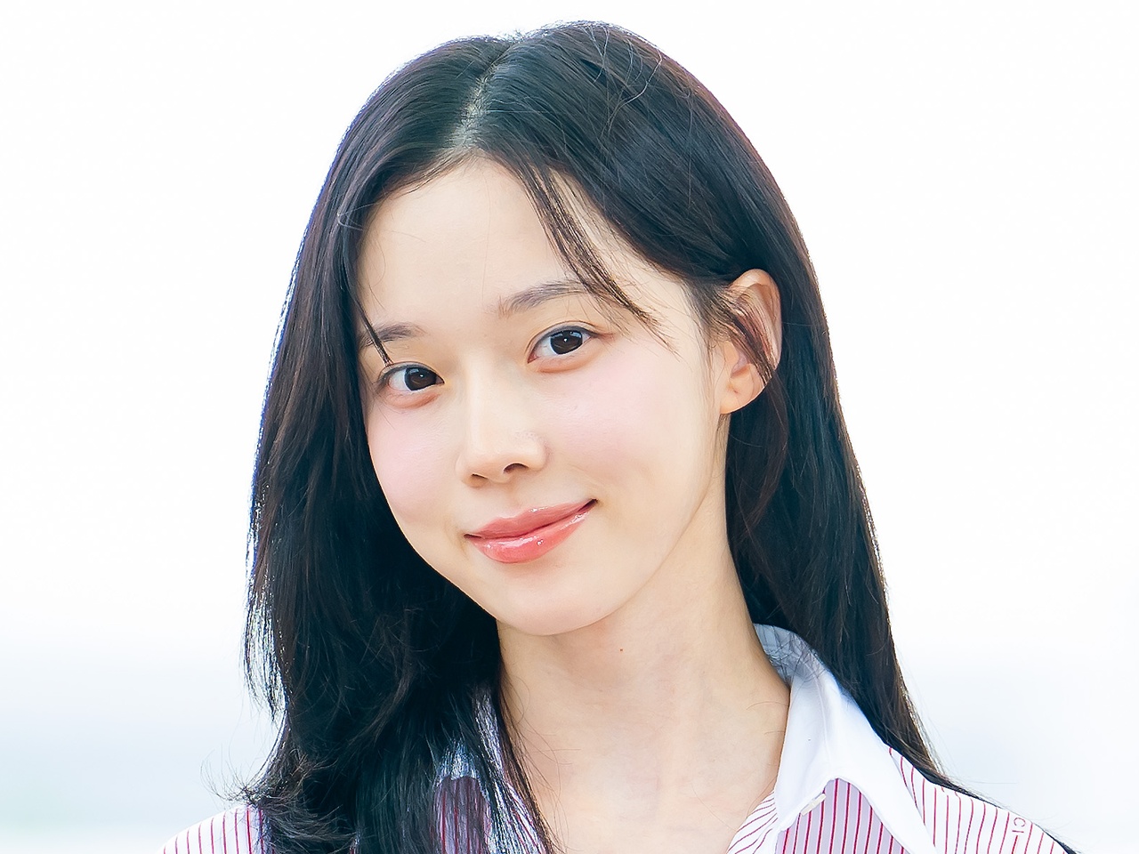 aespa・ウィンター、彼女感満載！“真夏のデート”SHOTにファン悶絶…「かき氷より顔小さい」【PHOTO】