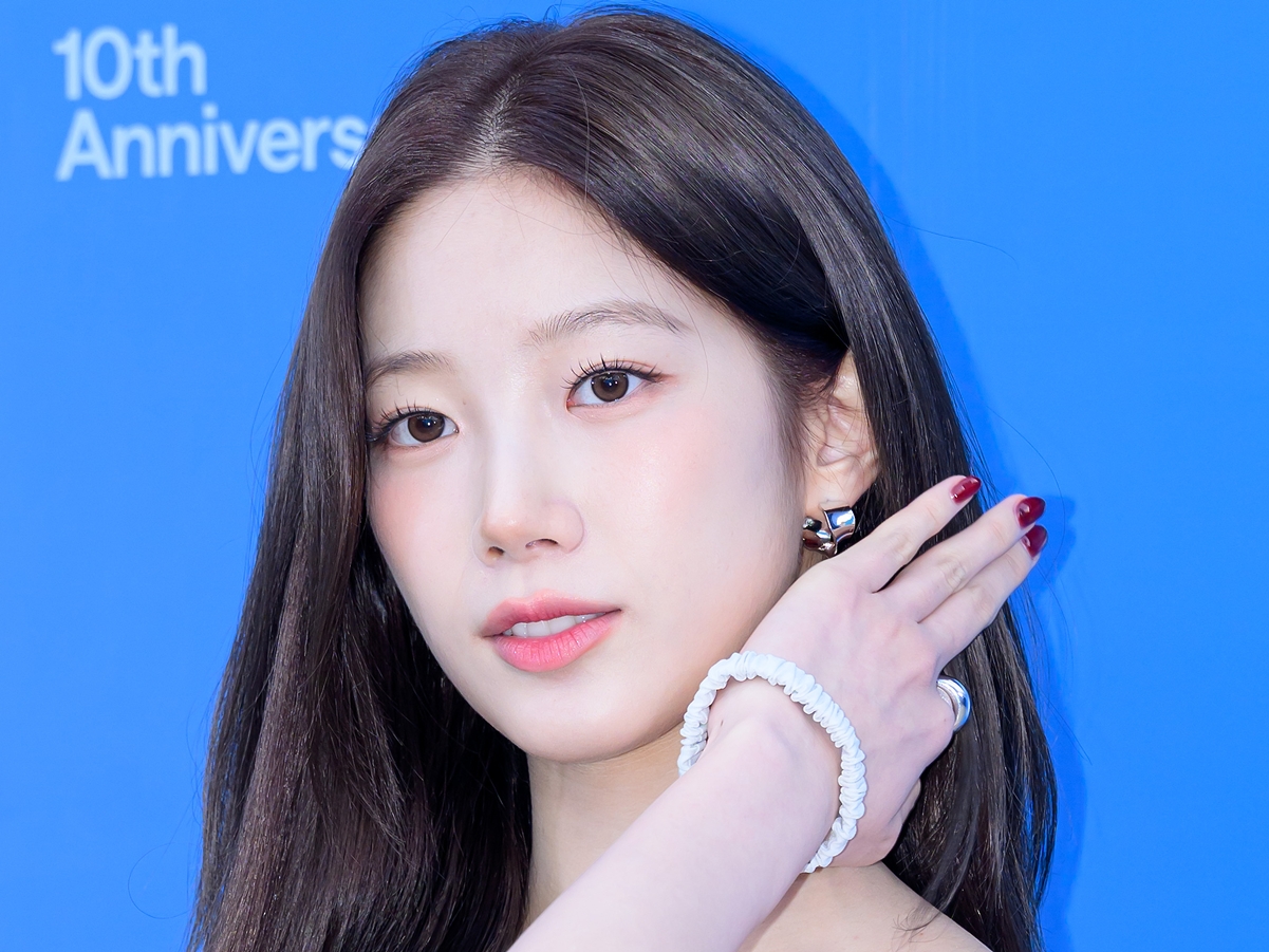 LE SSERAFIM・カズハ、ロングヘア卒業！破壊力抜群の“イメチェン”に反響「似合ってる」【PHOTO】