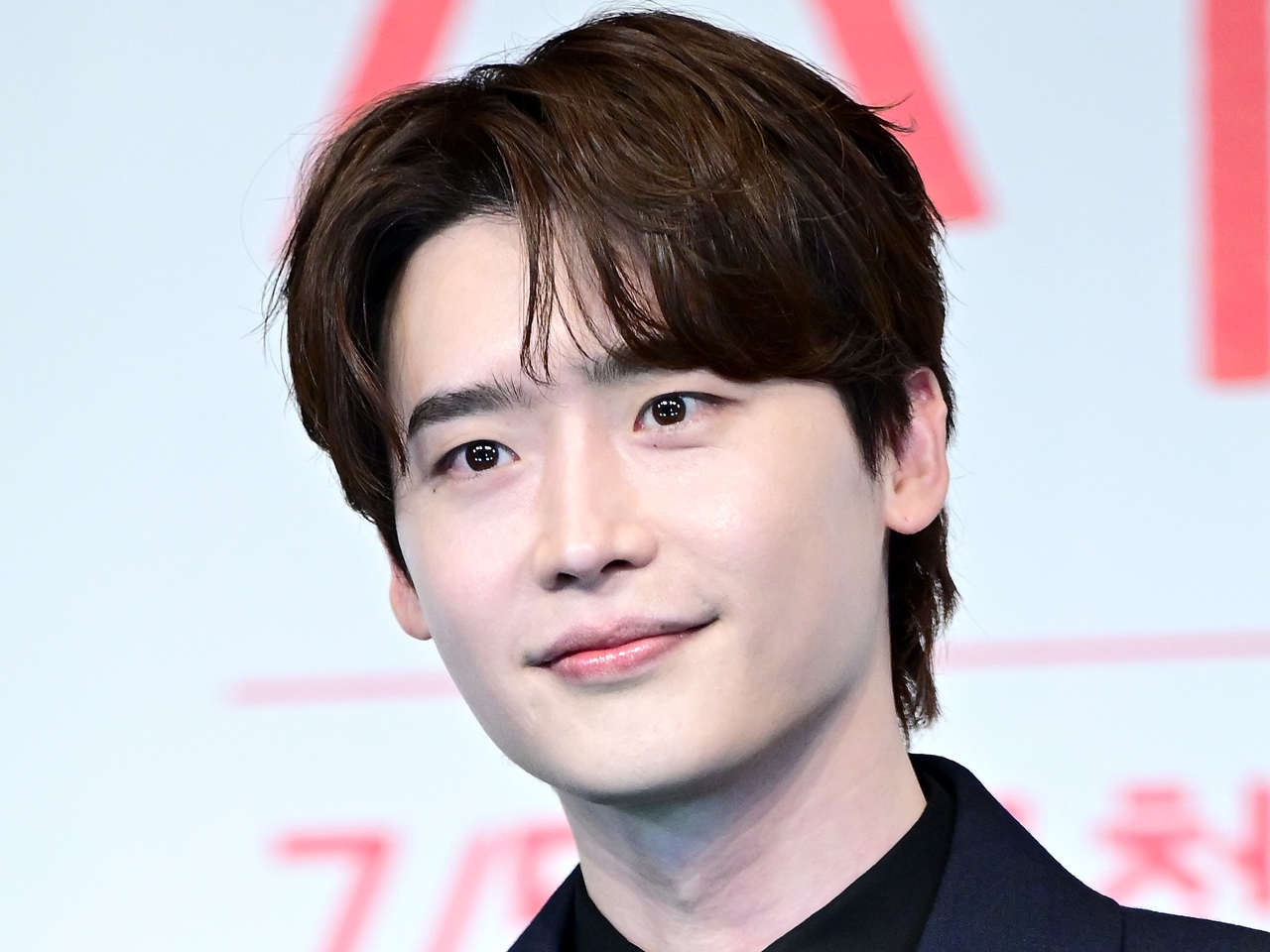 イ・ジョンソク、まさに秋が似合う俳優！変化した仕事観も明らかに「以前は1人で悩んでいた」【PHOTO】