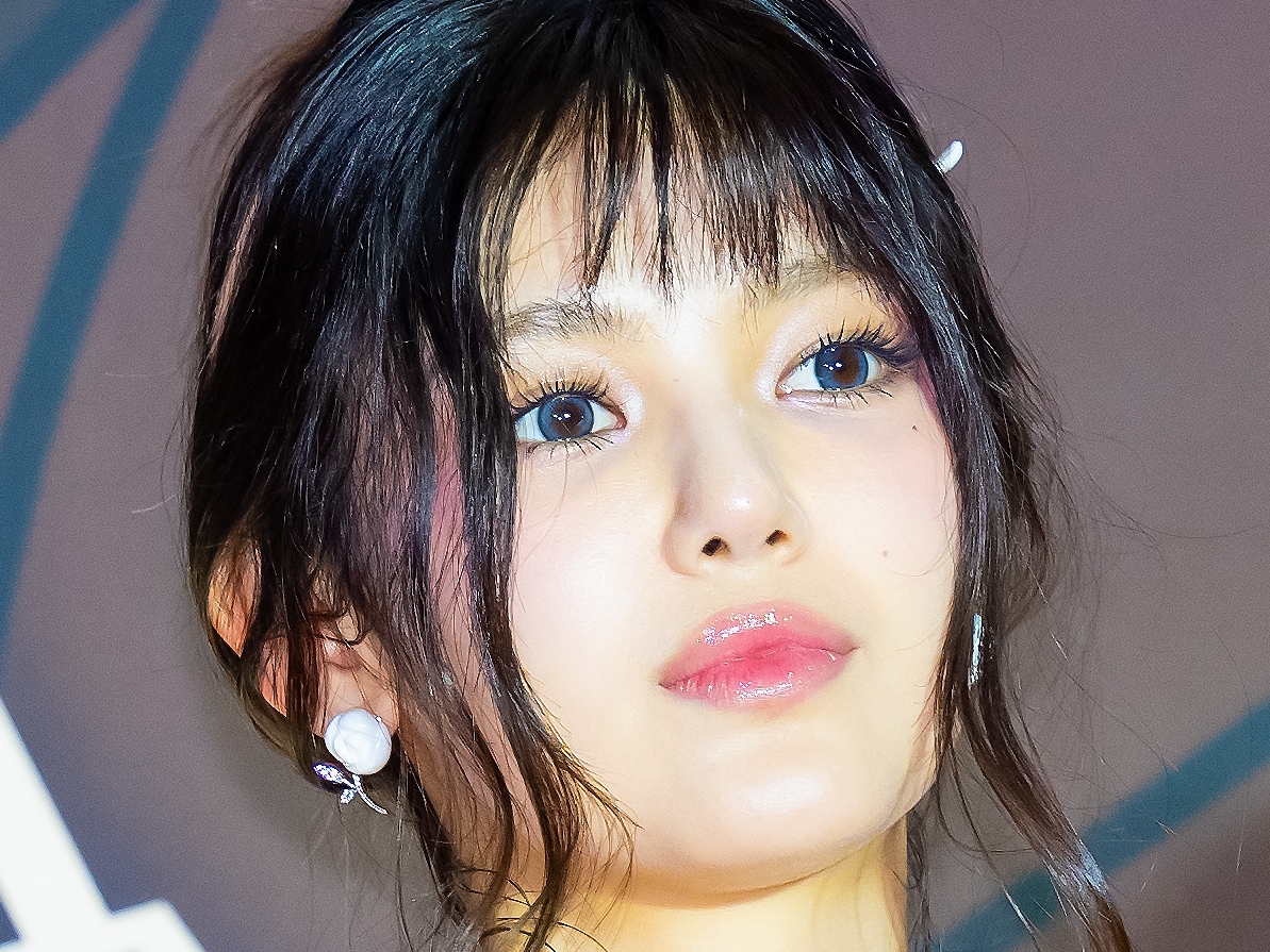 表舞台から“消えた”NewJeans、ダニエルの近況明らかに　人気俳優と笑顔で早朝ランニング【PHOTO】