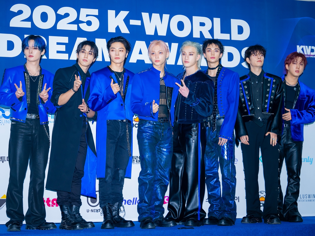 Stray Kids、カムバック前夜に快挙！音楽授賞式「K-WORLD DREAM AWARDS」で“4冠”達成