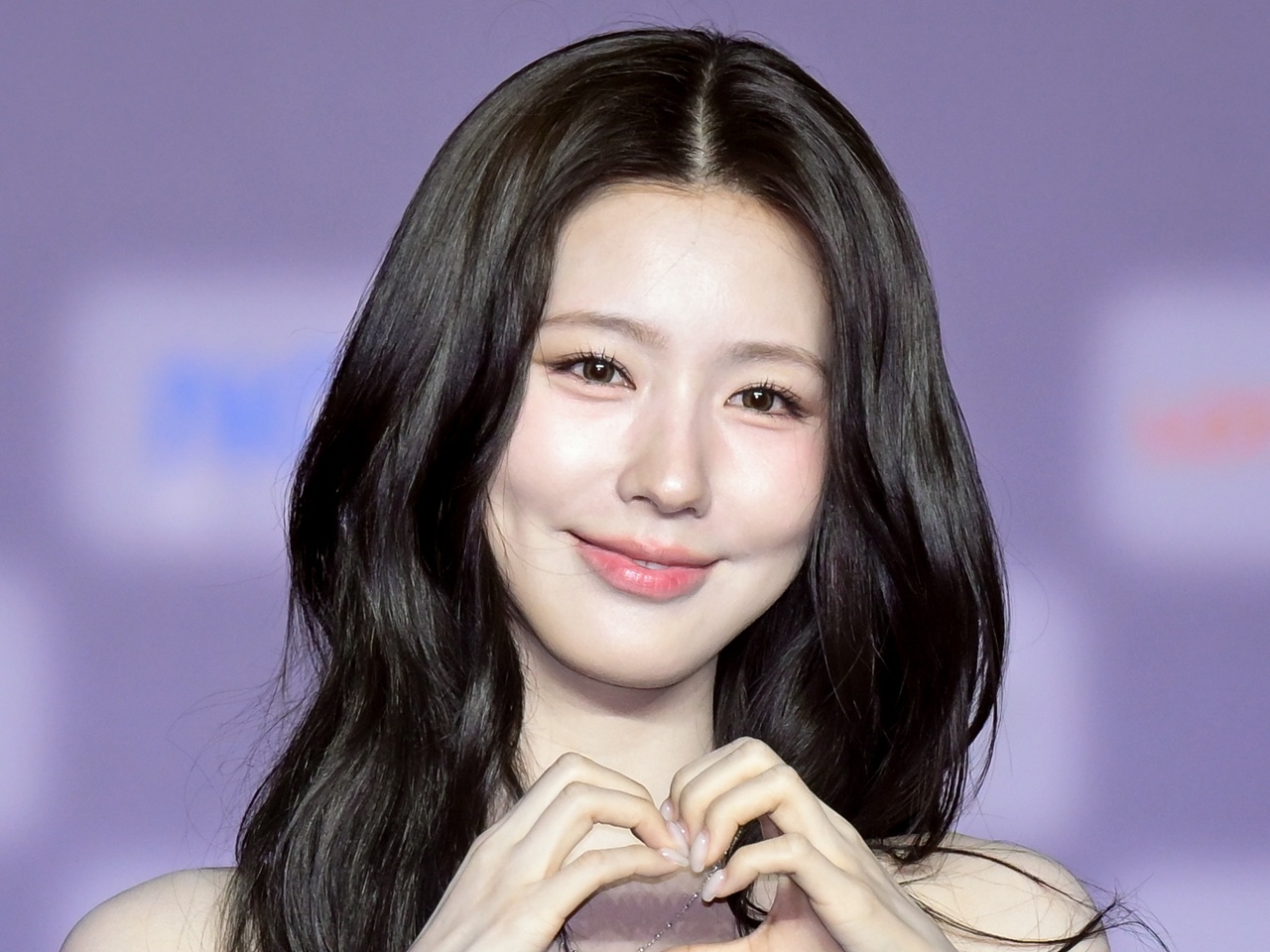 i-dle・ミヨン、佐藤健が手掛けたMVに出演！話題の日本ドラマ『グラスハート』OSTとして注目