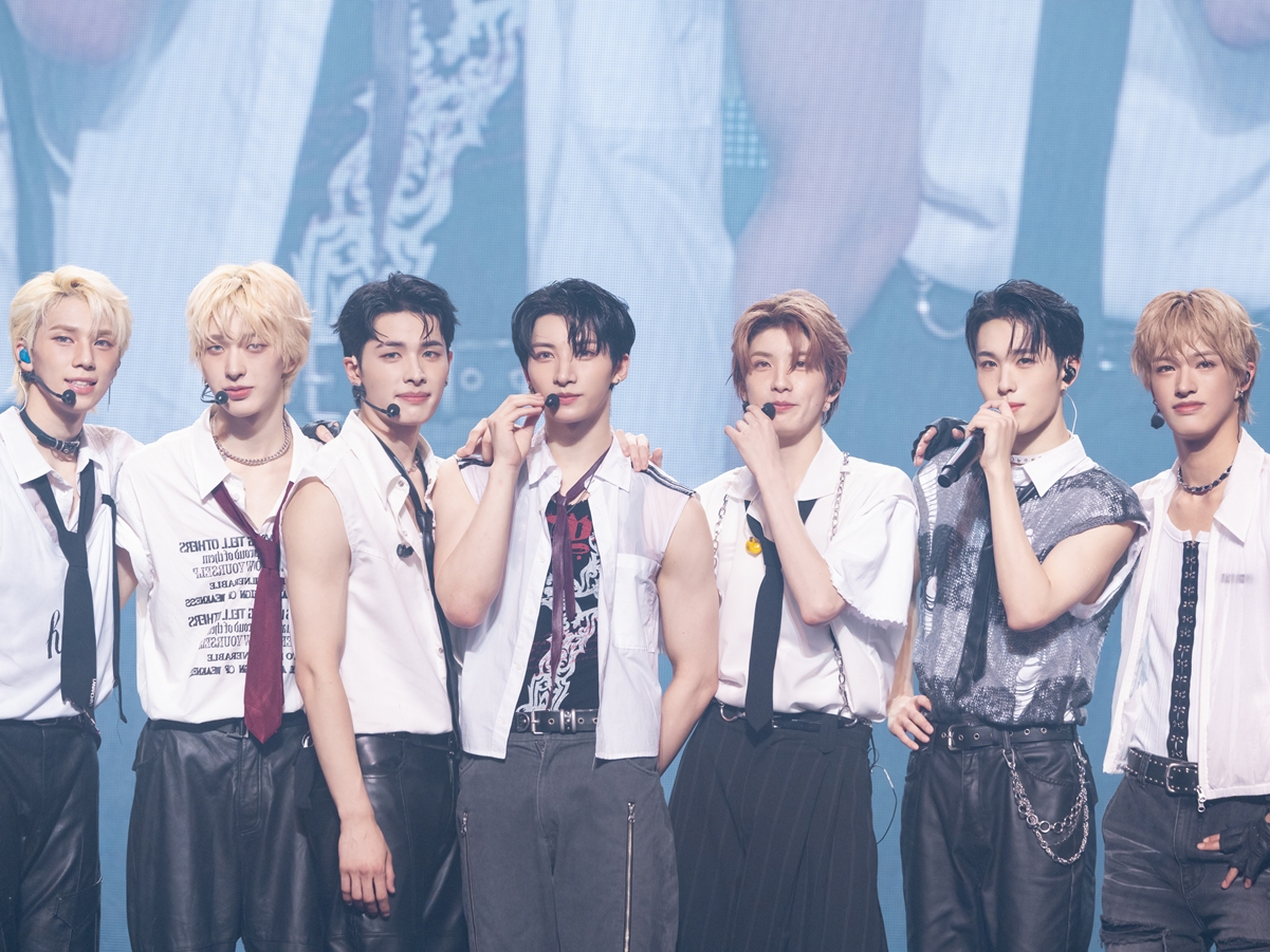 NEXZ、全国15都市18公演を駆け抜け5万人動員！ツアーファイナルで涙の日本デビュー1周年セレモニー【写真13枚】