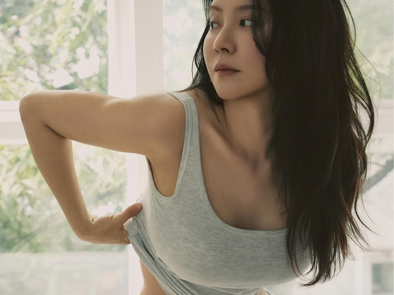 「注文が全然入らない」アンダーウェアブランドを立ち上げた韓国女優（44）、自ら着用しアピール【PHOTO】