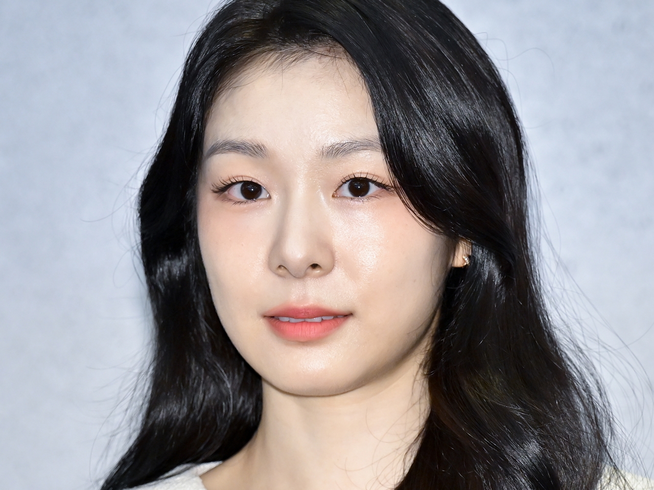 フィギュア女王キム・ヨナ、白肌が一層輝く“氷上の美貌”に釘付け…黒ジャージSHOTに「大好きです」の声【PHOTO】