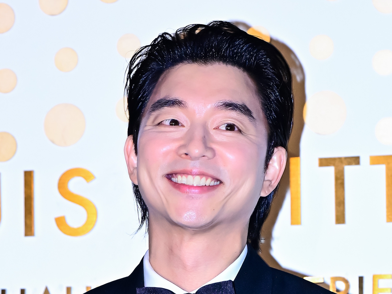 俳優コン・ユ、Netflix映画『告白ヒストリー』に特別出演！愛妻家な一面と方言を披露