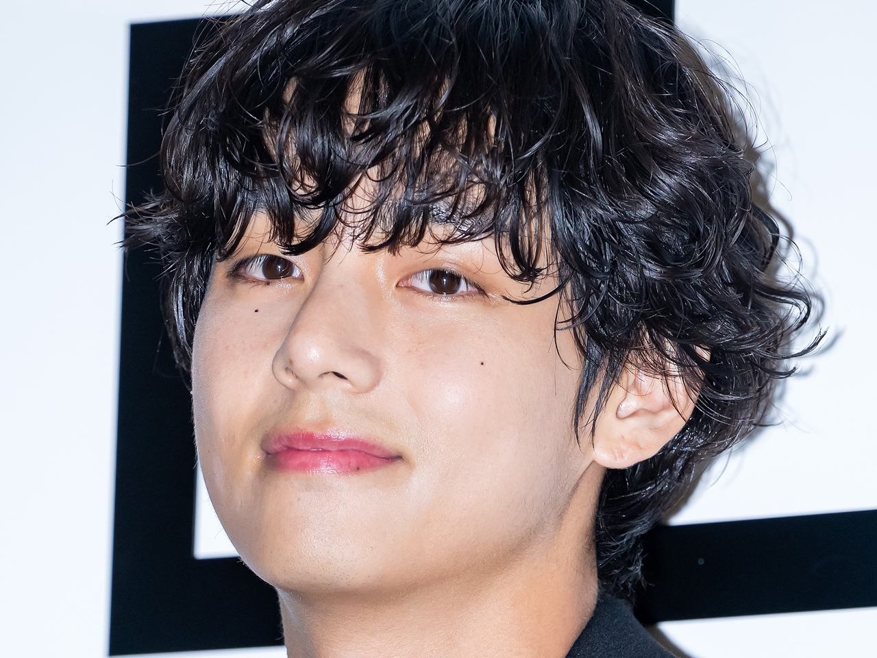 「爽快なもの、必要じゃない？」BTS・V、「コカ・コーラ ゼロ」をグビっと飲み干す新CM公開