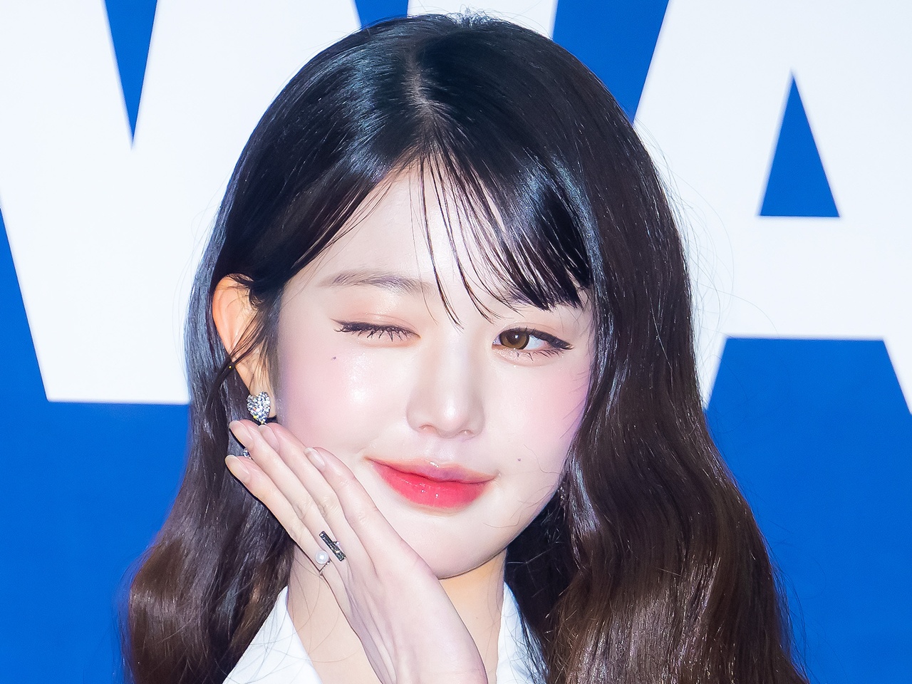 IVE・ウォニョン、天使のような幼少期の姿を公開！「子どもの頃から完璧アイドル…」