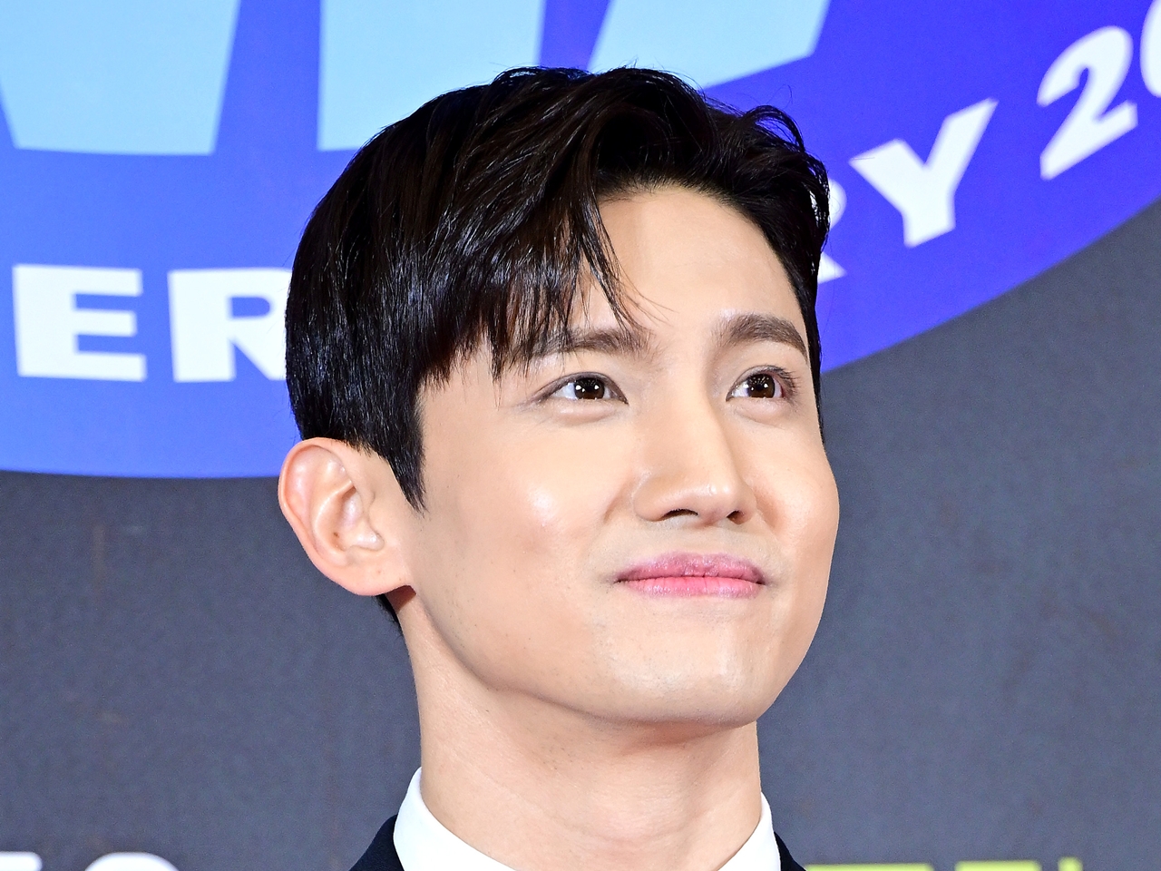 東方神起・チャンミン、初の日本全国ソロツアー開幕！追加公演の発表に日本の楽曲カバー