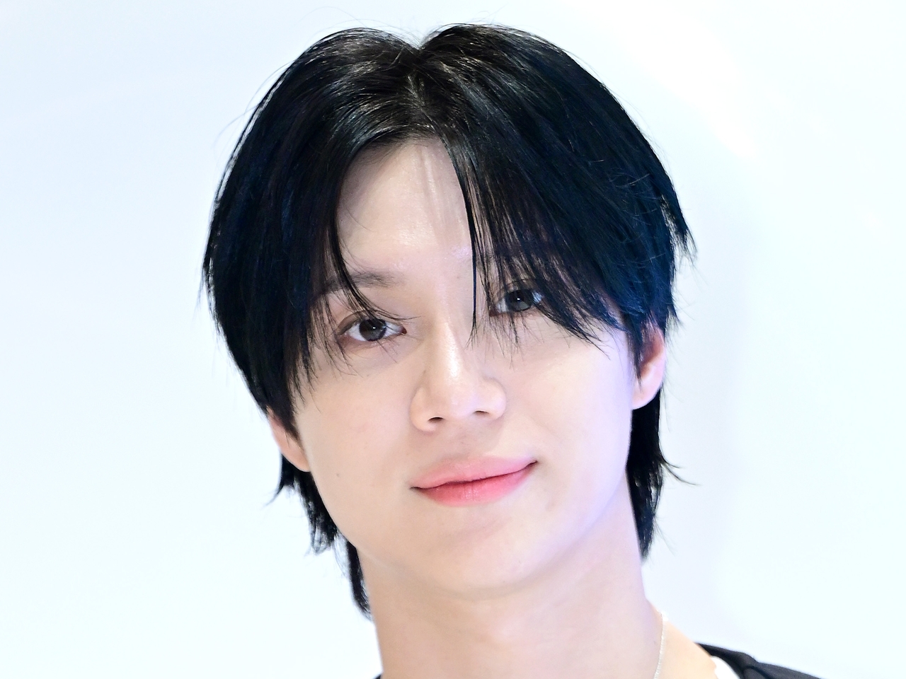 来日公演を控えるSHINee・テミン、謎めいた魅力で妖艶に…新SG『Veil』プレビューイメージ公開