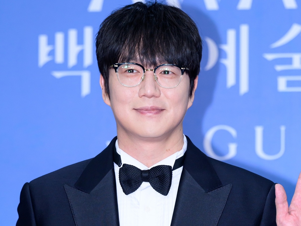 『孤独のグルメ』松重豊と共演の韓国歌手、個人事務所に14年間の“違法運営”疑惑が浮上