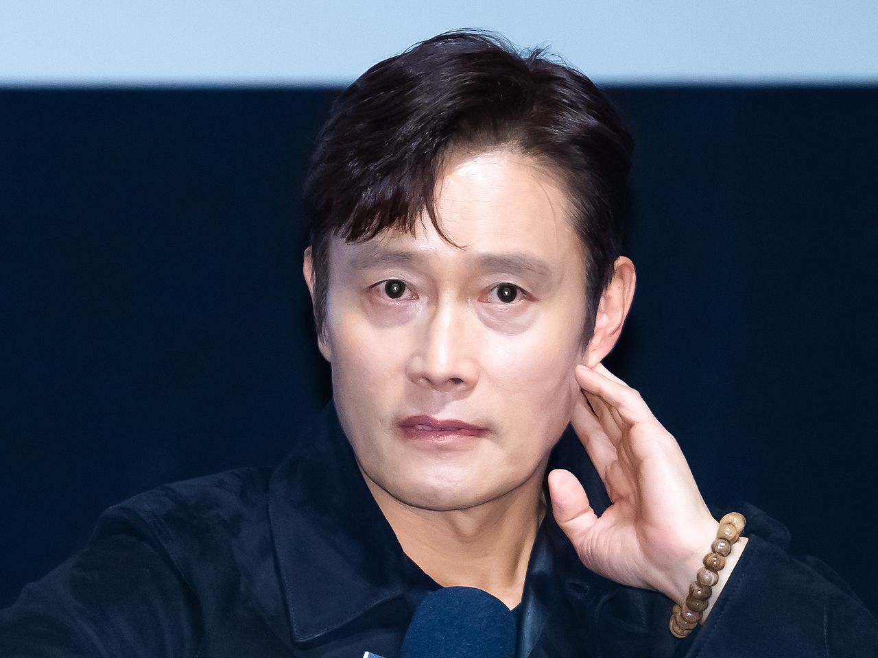 釜山国際映画祭でイ・ビョンホンら大御所俳優たちの遅刻が多発…本人から謝罪もなく観客から反感