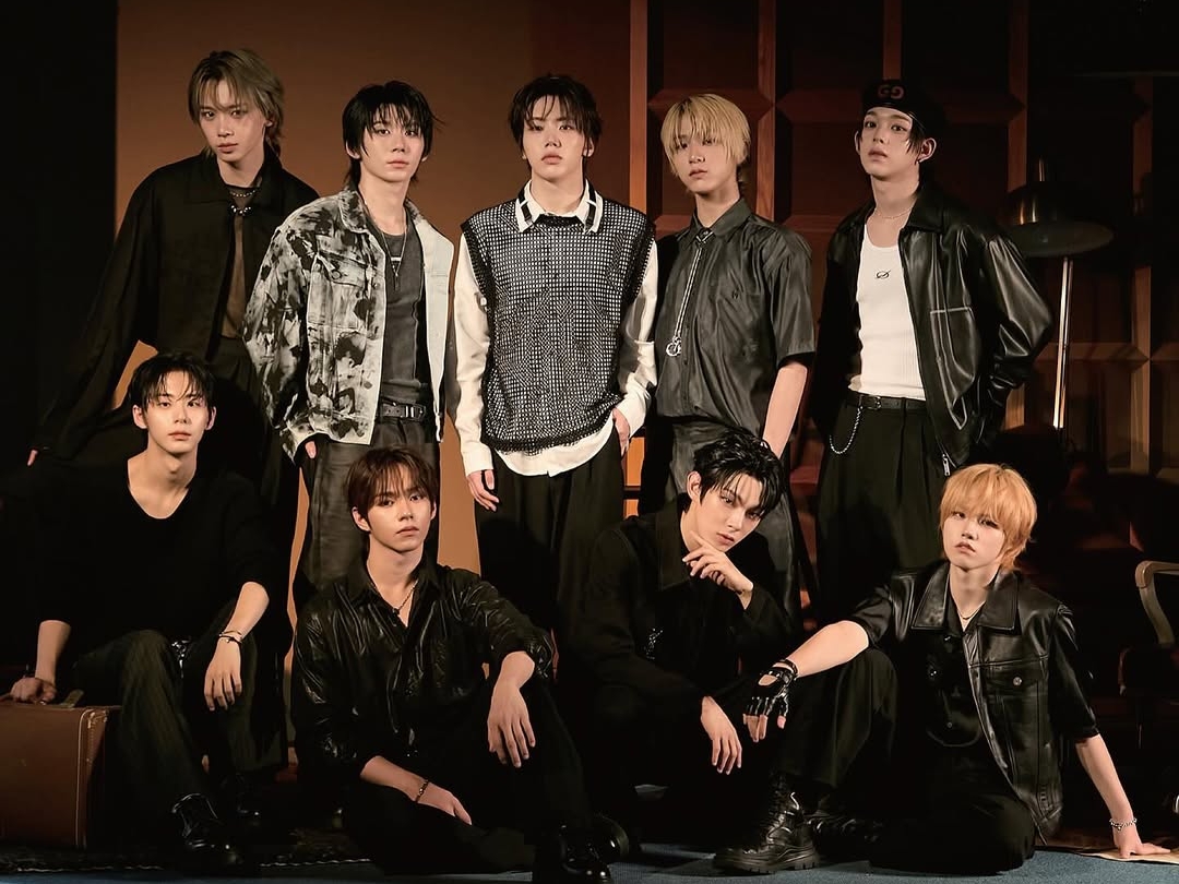 日本人メンバー所属のAHOF、K-POP専門誌の創刊号に登場！華やかな始まりの主人公に