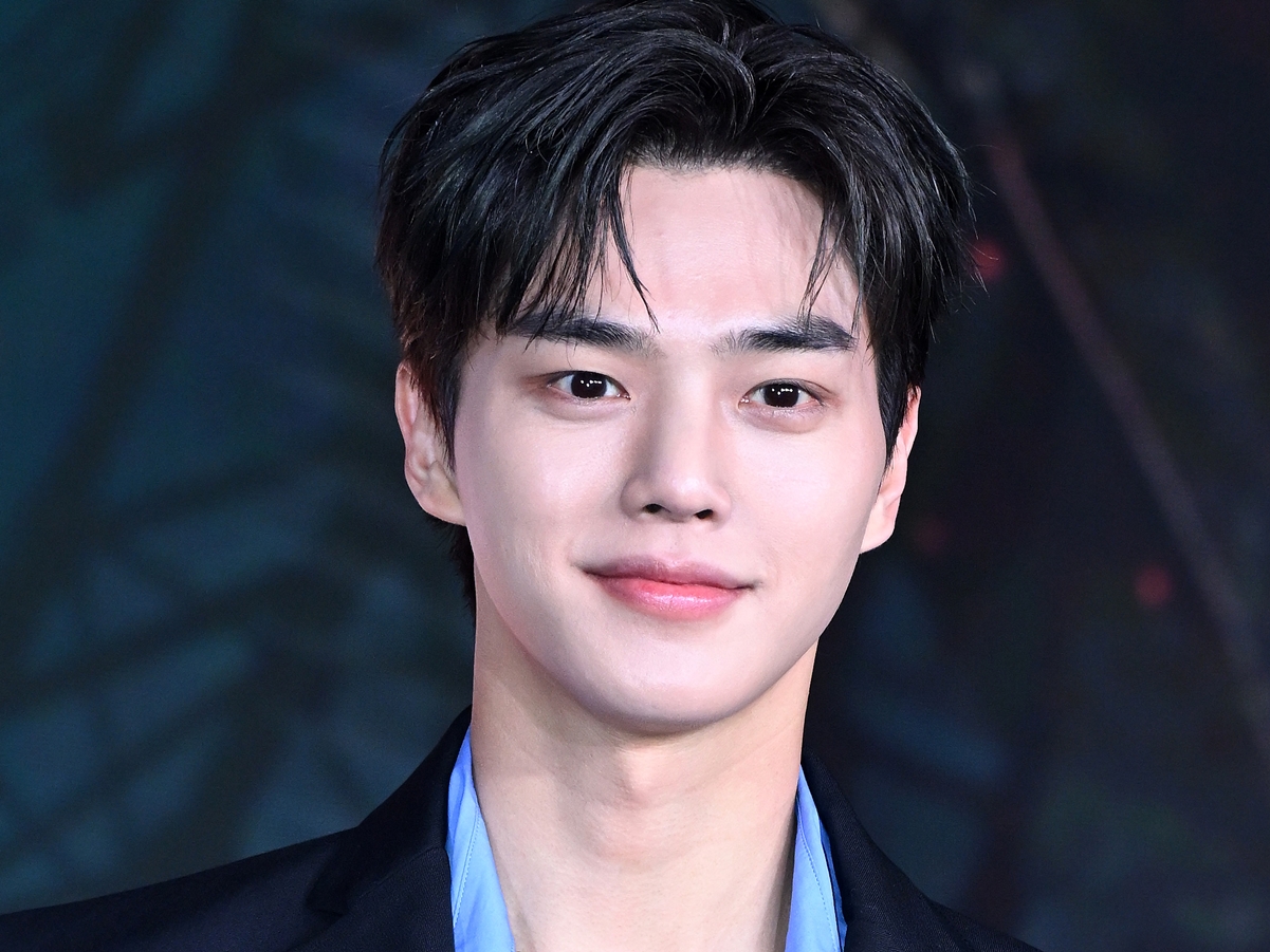 “イケメン俳優”ソン・ガン、本日（1日）除隊！復帰作はピアノの秀才役？　除隊後の歩みに注目集まる