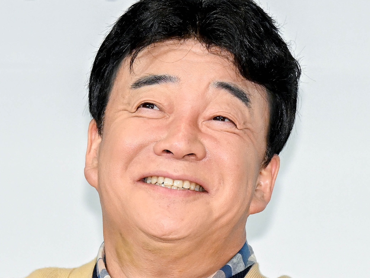 BTS・JINに“飛び火”も関係ない？数々の違反疑惑で物議醸す韓国料理研究家が海外で満面笑顔のワケ