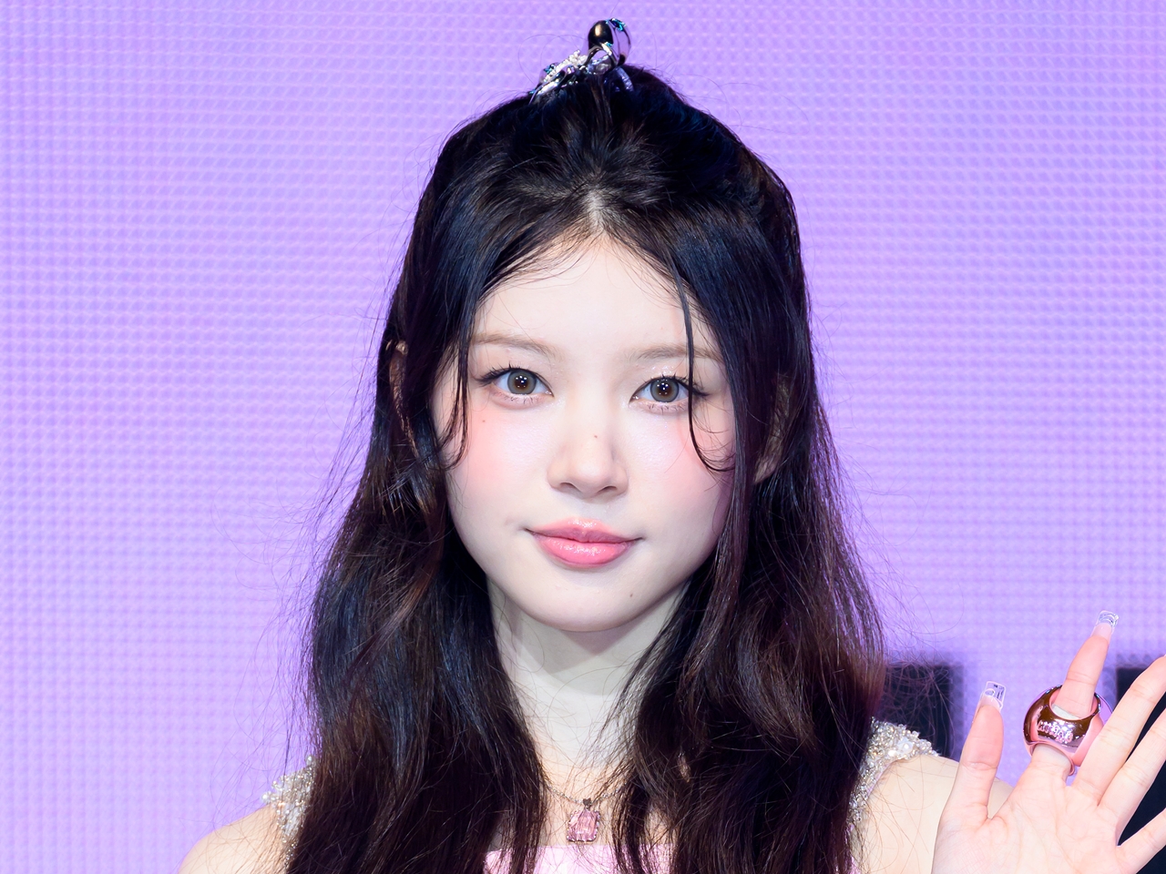 「天使」ILLIT・モカ、『下妻物語』の深田恭子に変身!?愛らしさMAXのロリータファッション【PHOTO】