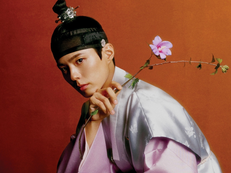 俳優パク・ボゴムの映像を新宿で！端正で凛とした韓服姿を世界各地の電光掲示板で上映決定