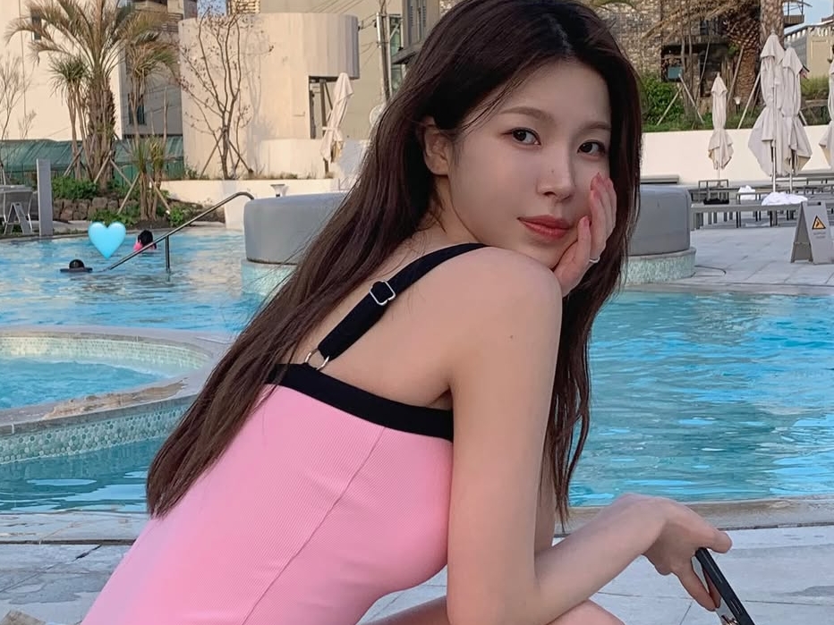 北朝鮮生まれの脱北女優、魅力バツグンのキス顔SHOTでファンを虜に「惚れちゃう…」「ラブです」【PHOTO】