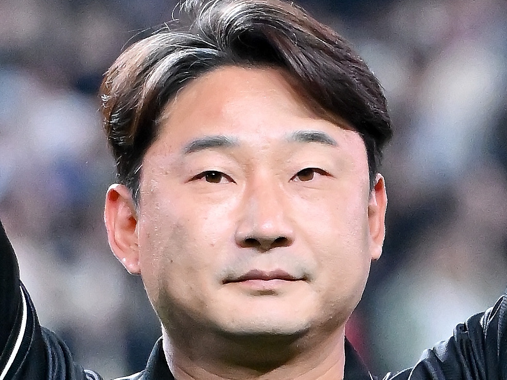 日韓W杯4強戦士の“悪童”元Jリーガー、ネット発の離婚デマに激怒！モデル妻も憤り「保護者から誤解された…」