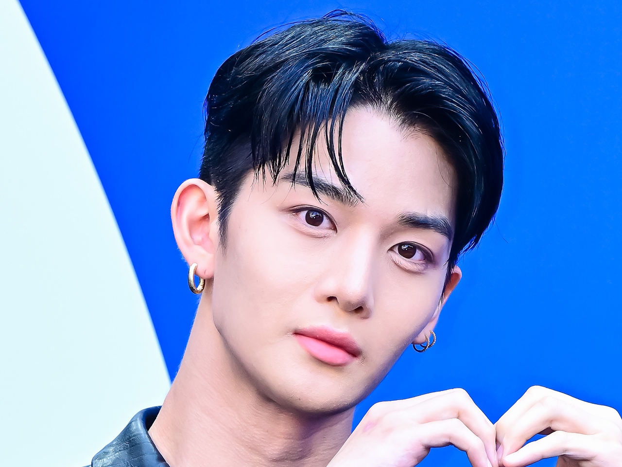 防弾少年団 SC フォト BTS（防弾少年団）、デビュー7周年記念“家族写真”公開へ「ピンク