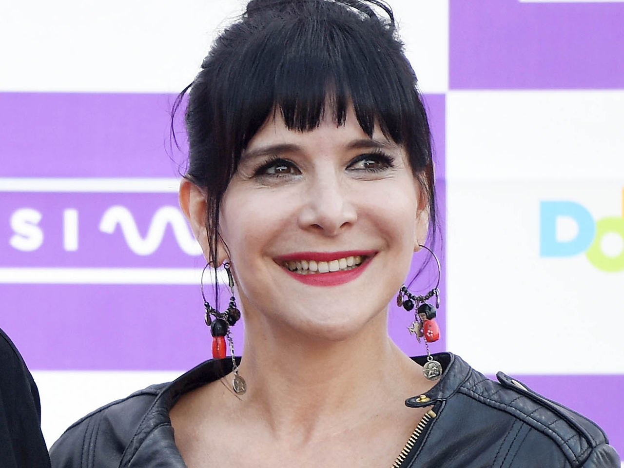 フランス国籍放棄→韓国に帰化して28年…56歳女性タレント、再婚相手と笑顔の伝統衣装SHOTを公開【PHOTO】