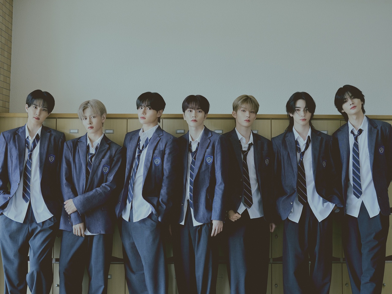 aoen、新曲『青春インクレディブル』リリース記念イベント開催！渋谷に“超青い下駄箱”が出現