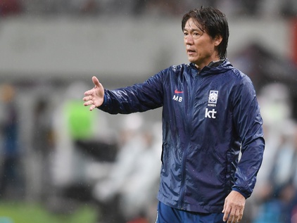 ブラジルに5失点のホン・ミョンボ監督「多くを学んだ。選手のミスは否定的に見ることではない」