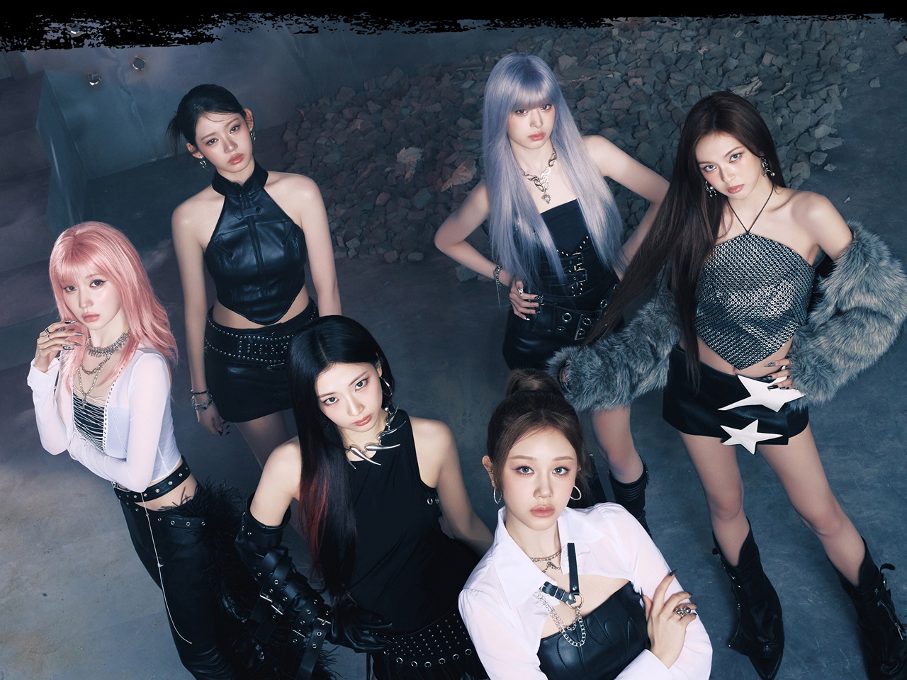 BABYMONSTER、謎のポスターをサプライズ公開…意味深なメッセージに世界が注目