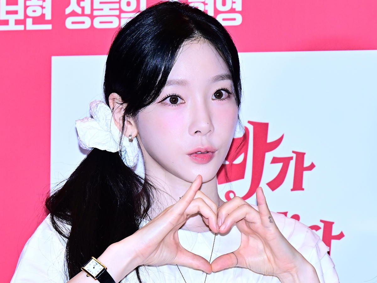 『セーラームーン』飛び出してきた!?少女時代・テヨン、完璧コスプレ姿にファン悶絶「まいりました」【PHOTO】