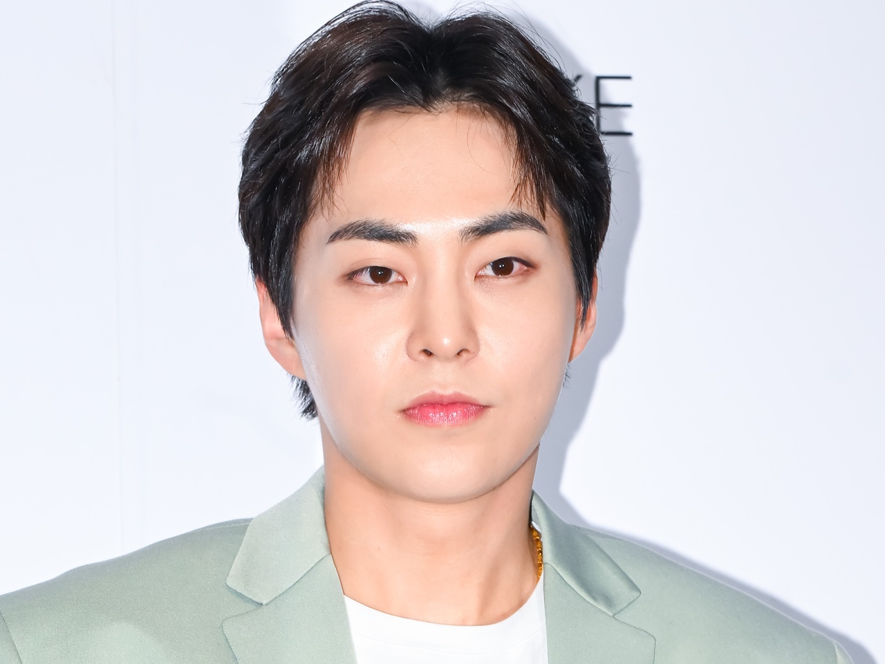EXO・シウミン、“静かな色気”漂う大人の魅力…新シングル『Overdrop』コンセプトフォト公開