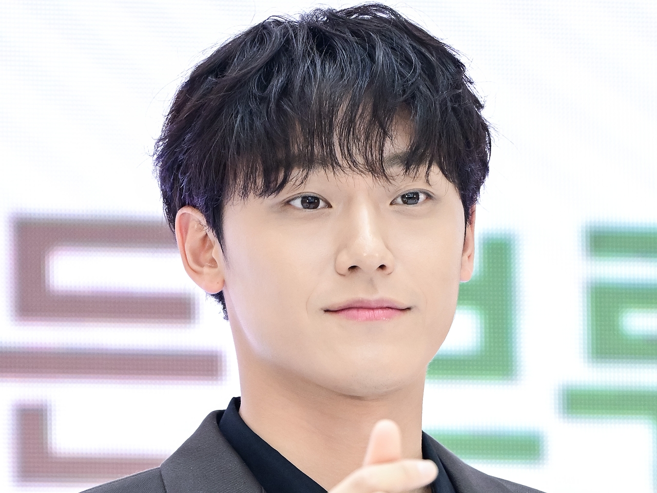 俳優イ・ドヒョン、除隊後の復帰作が決定！Netflix新ドラマで“慰霊ホテル”の若社長役に