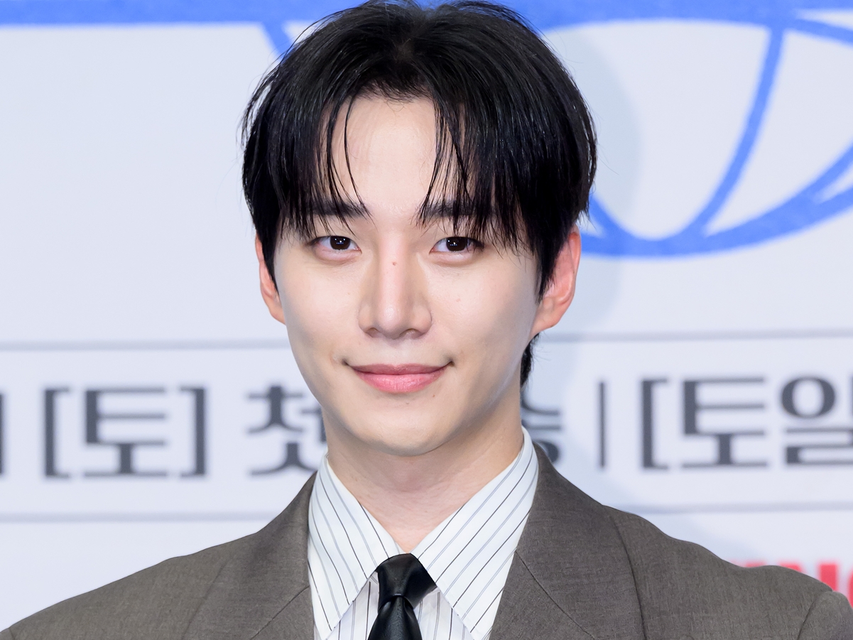 2PM・ジュノ、演技に歌まで止まらぬ才能！主演ドラマ『テプン商事』のOST歌唱に参加