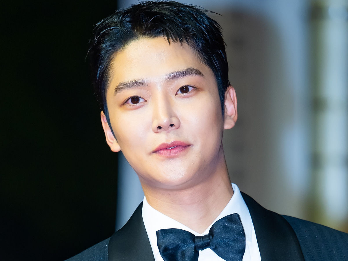 入隊を目前に控えた俳優ロウン、除隊後の“意外な計画”を告白!?「制服をまた着たい」