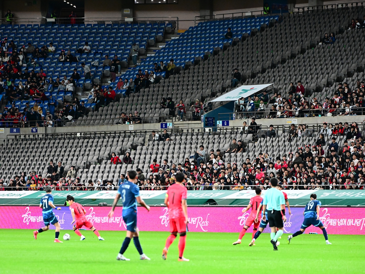 0-5ブラジル戦6万人超→2-0パラグアイ戦で4万人減　韓国サッカー10年ぶり“興行失敗”に協会長の見解「試合順が逆なら…」