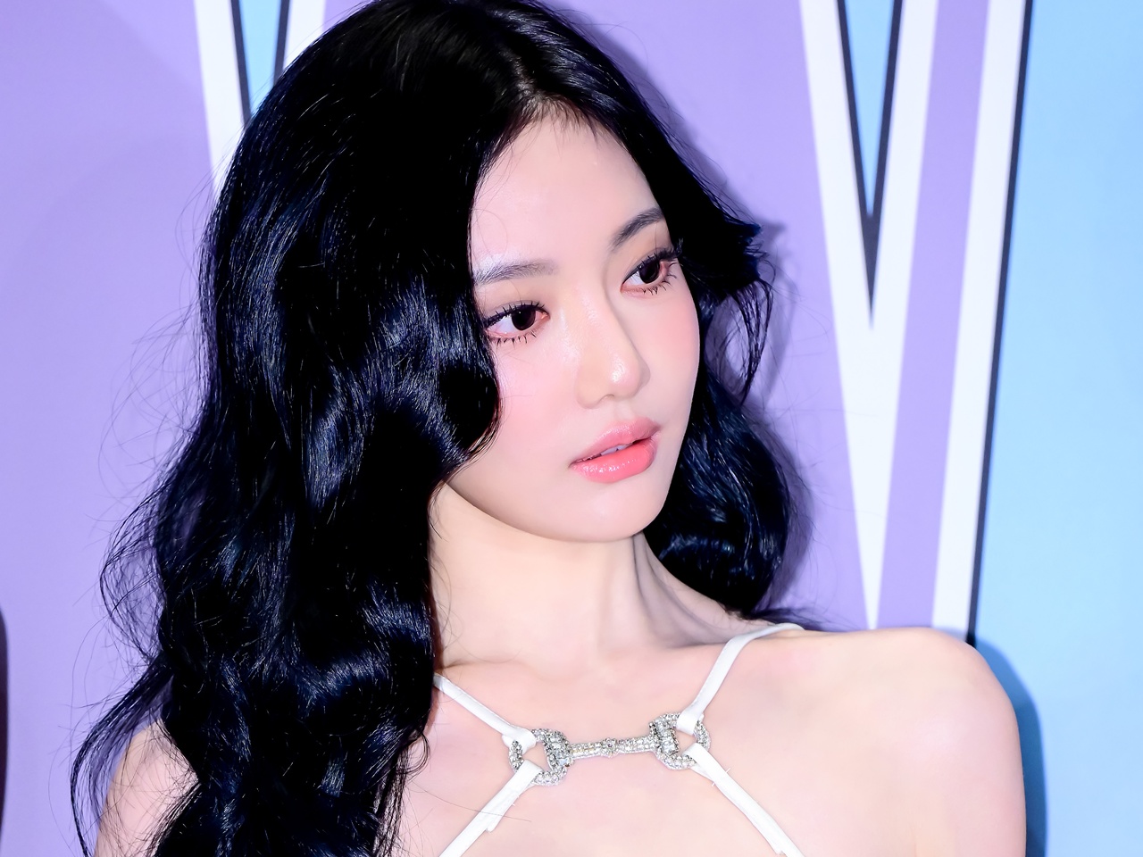 aespa・ニンニン、“完璧な美”の裏にある信念を語る「aespaは一つの“ジャンル”になった」【PHOTO】