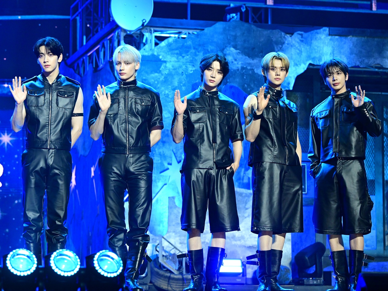 防弾少年団 SC フォト BTS（防弾少年団）、デビュー7周年記念“家族写真”公開へ「ピンク少年団