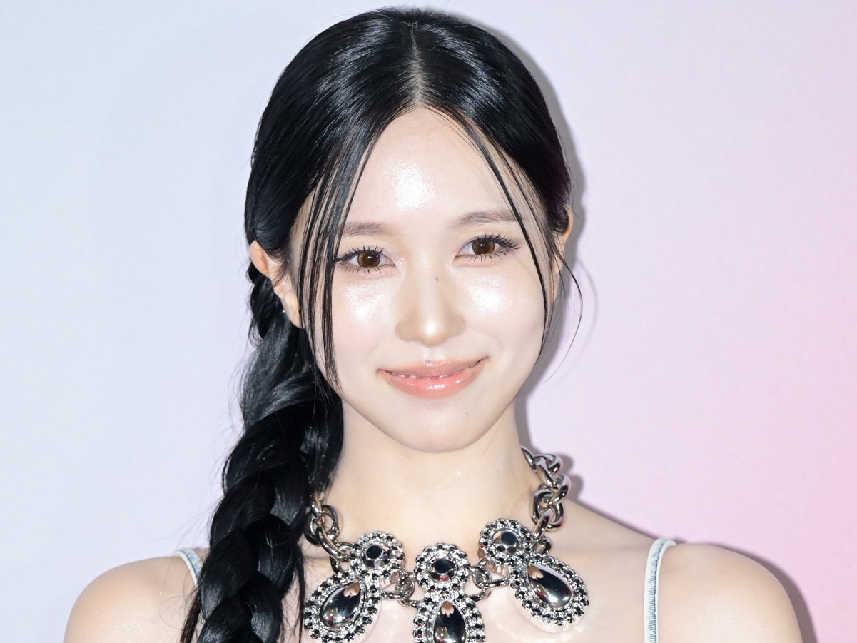 少女時代・ヒョヨン、メリハリスタイルあらわのタイト目ドレスに反響