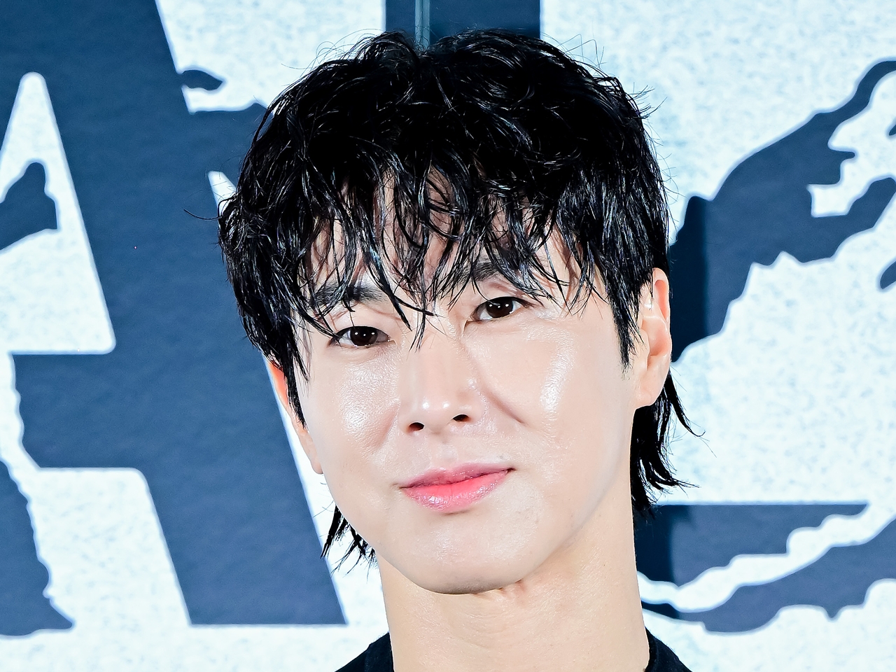 東方神起・ユンホ、モノクロの世界で強烈な存在感放つ！新AL最後のティザーイメージ公開