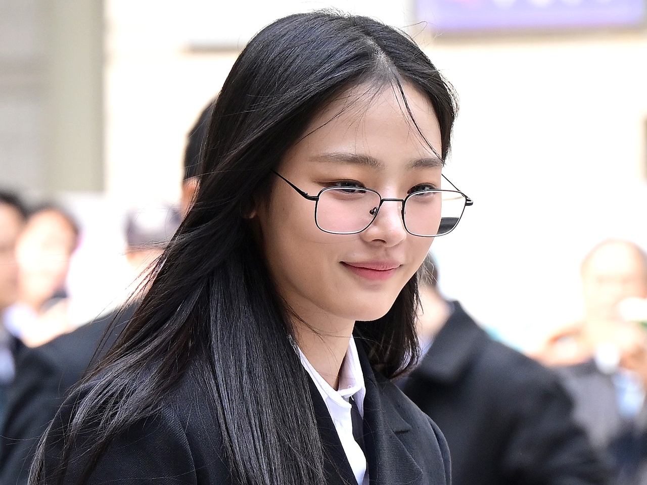 【韓国記者の目】完全敗訴でも「ADORには戻らない」NewJeans、ひとり再出発の“生みの親”ミン・ヒジン氏