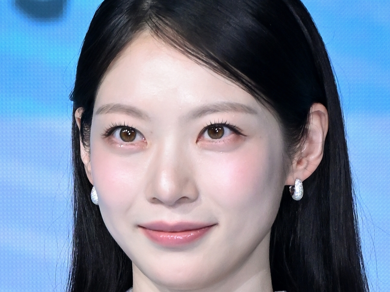 意外な美スタイルもチラッ…TWICE・ジョンヨンの“実姉”コン・スンヨンが近況SHOTでファン虜に【PHOTO】