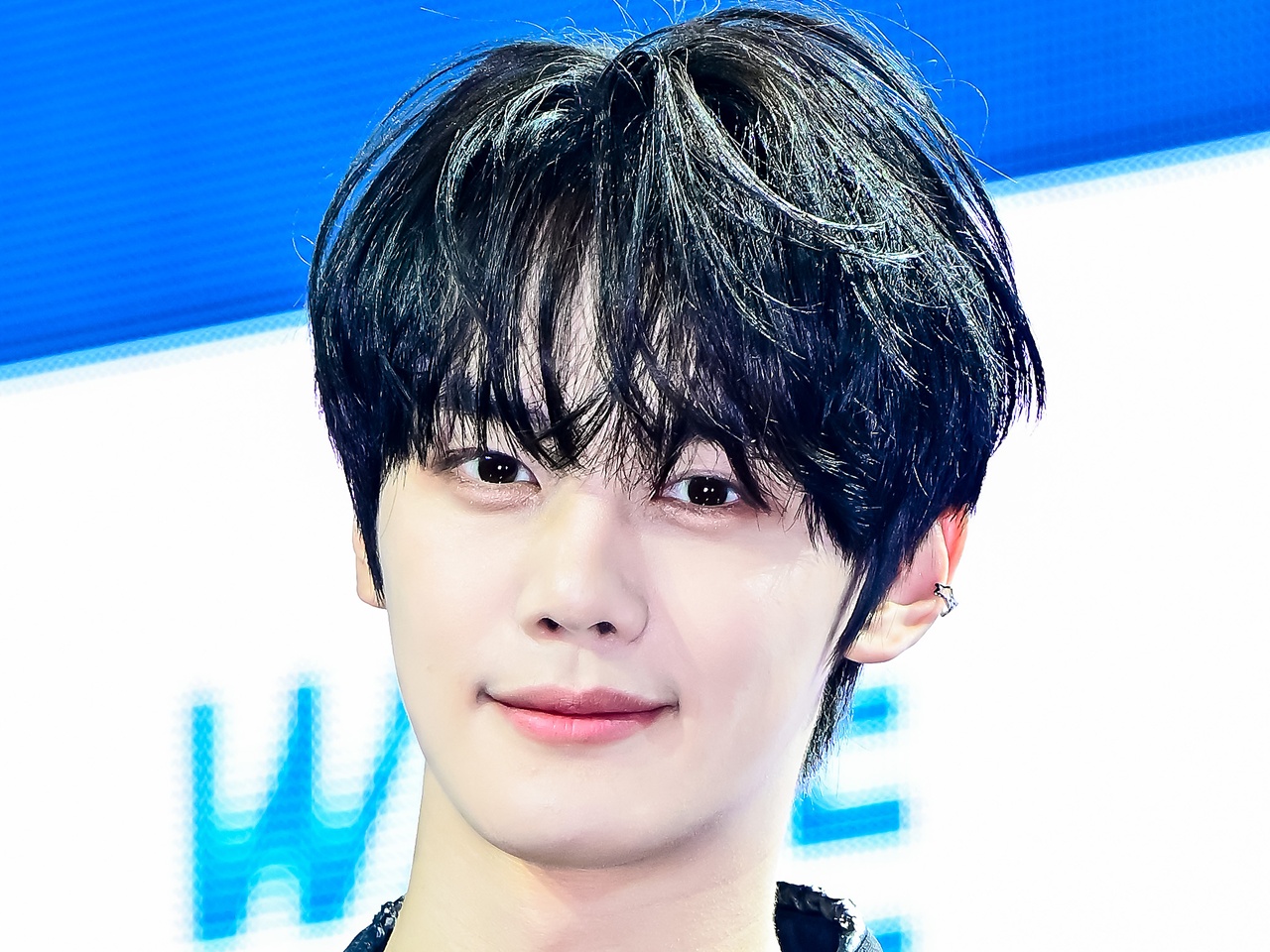 ZB1・ギュビン、色気漂う“濡れ髪ショット”が反則級…チラ見え鎖骨に視線釘付け「息止まった」【PHOTO】