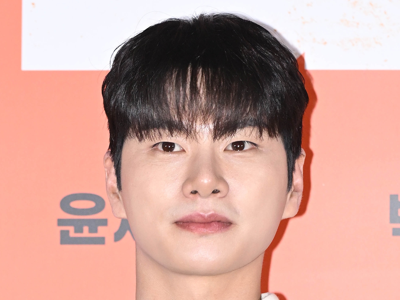 私生活関連のデマで次々と仕事に影響か…『私の夫と結婚して』俳優、番組MC抜擢が白紙に