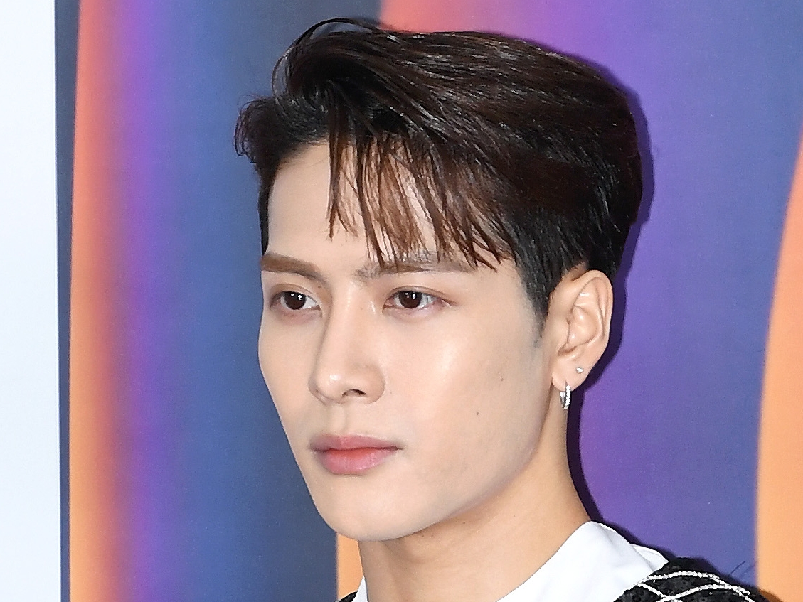 GOT7・ジャクソン、嵐・松本潤との豪華2SHOT公開！東京で多数の著名人と交流「どういう世界線」【PHOTO】